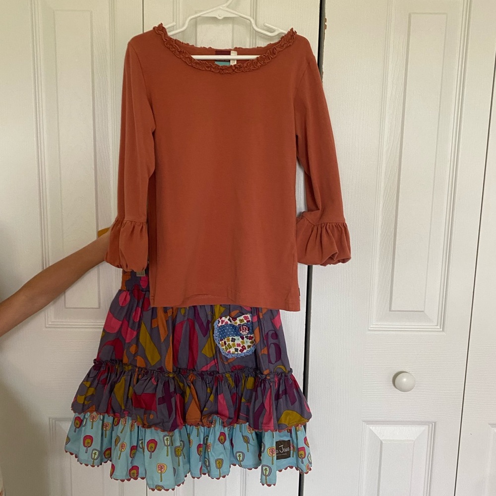 MJ skirt and 3/4 sleeve outfit